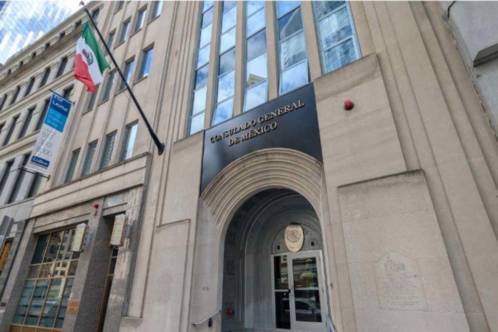 Unos 400 empleados de consulados mexicanos en USA podrían perder su visa