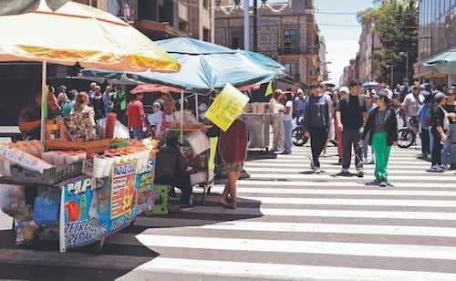 Van por reducción de ambulantes en Alameda Central