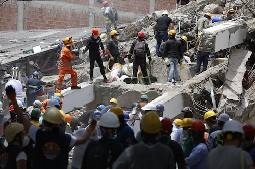 "Ventana de vida" se hace más estrecha en Colombia a más de 72 horas del terremoto; labores de búsqueda no se detienen