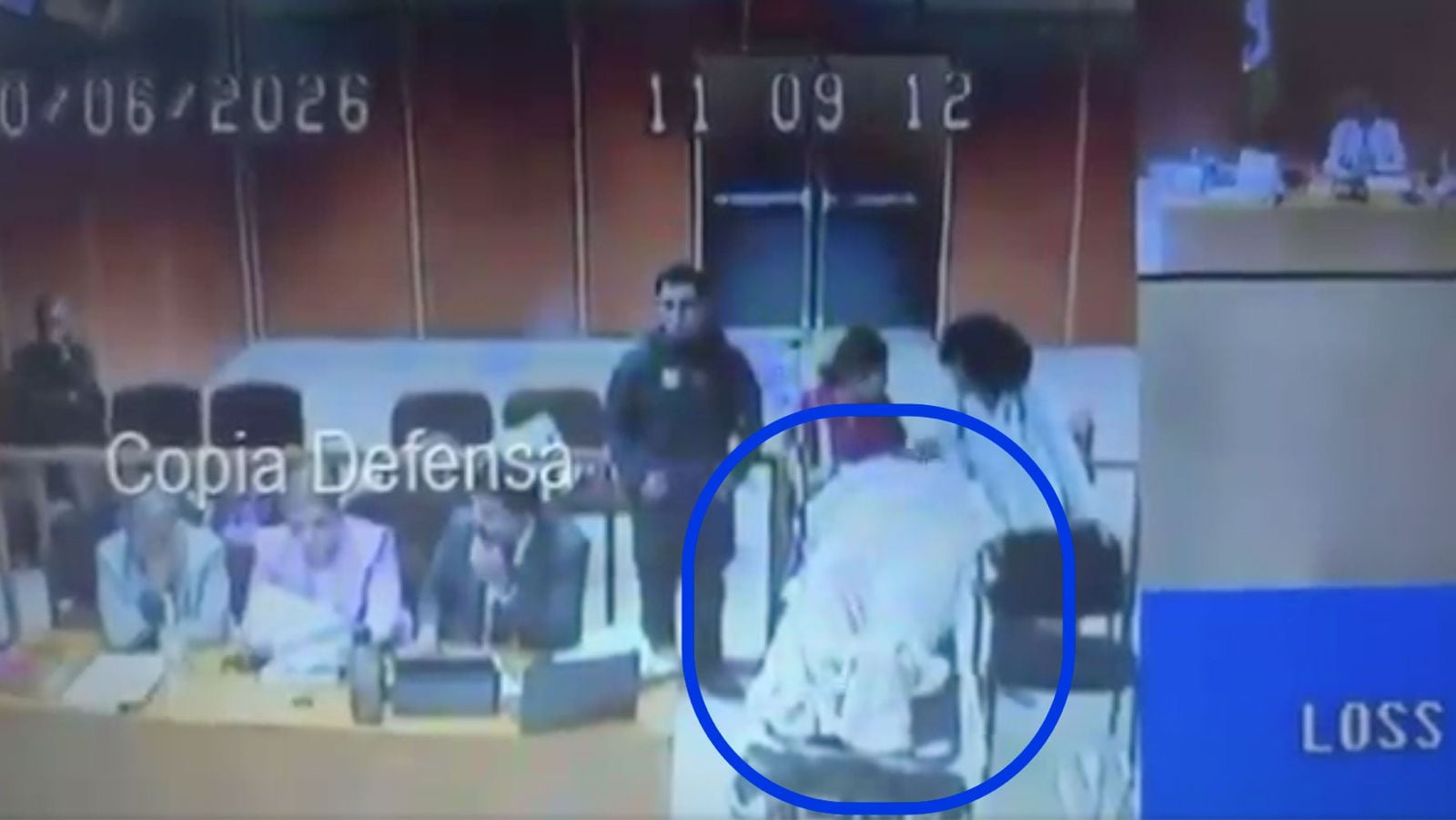 VIDEO: Hombre recién operado acude en camilla a juzgado de Veracruz; le pidieron ponerse de pie
