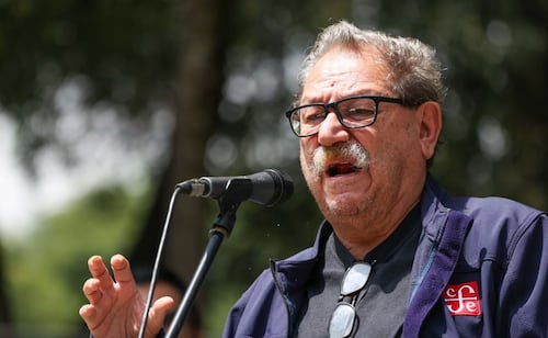 “Vil y pinche calumniador”, dice Taibo II contra trabajador del FCE que denunció homofobia en su gestión