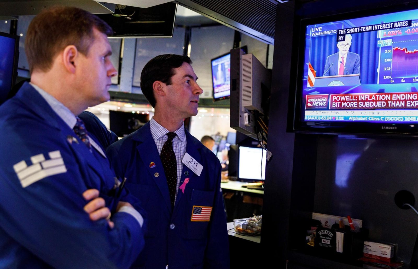 Wall Street, ‘en calma’ ante posible acuerdo de paz entre EU e Irán; Dow Jones sube