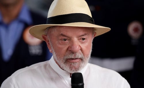 A 2 semanas de elecciones presidenciales en Brasil, Lula aumenta 15% la principal ayuda social; impacto fiscal será de mil 120 mdd
