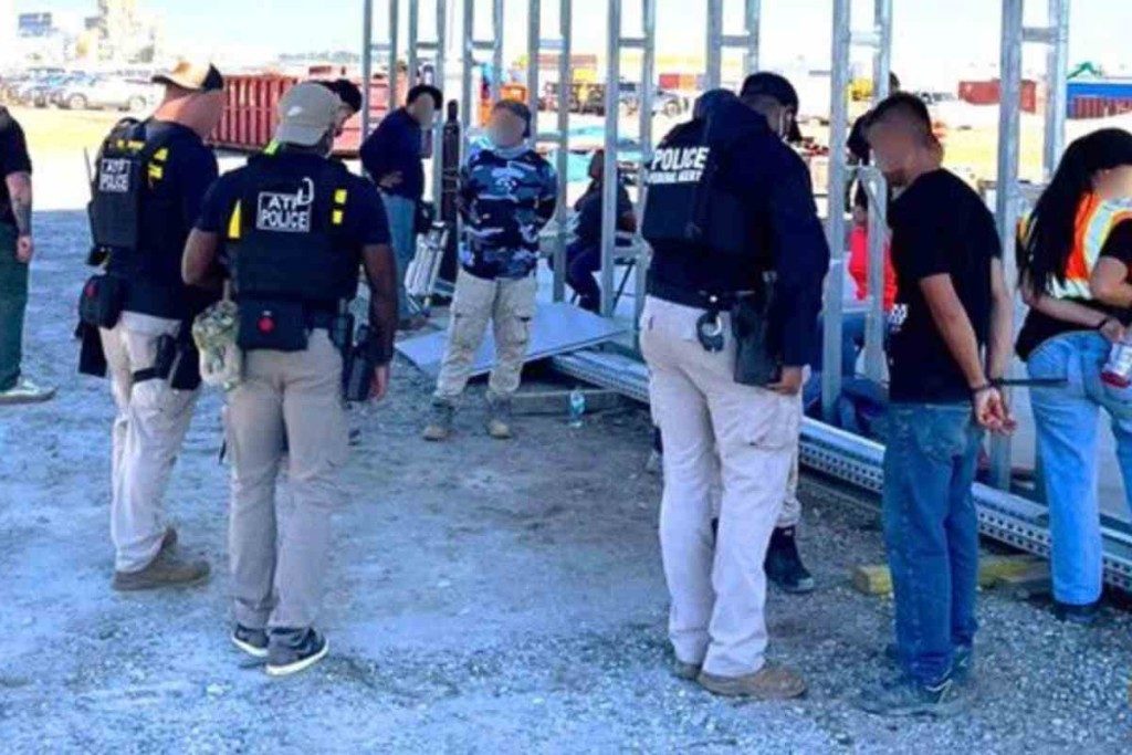 A un año de la redada de ICE en la planta de Hyundai en Georgia, un trabajador demanda a gobierno