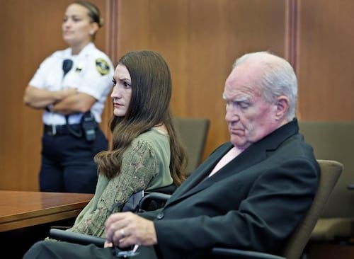 Abogado de Lindsay Clancy pide a Trump indulto para su clienta tras anulación de juicio; “jurado no logra un veredicto unánime”