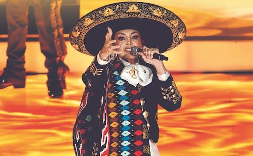 Aída Cuevas, la charra que porta y cede el traje