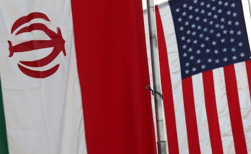 Ala dura de Irán "sabotea" acuerdo de paz con Trump; ataque a barco en Ormuz frena negociaciones