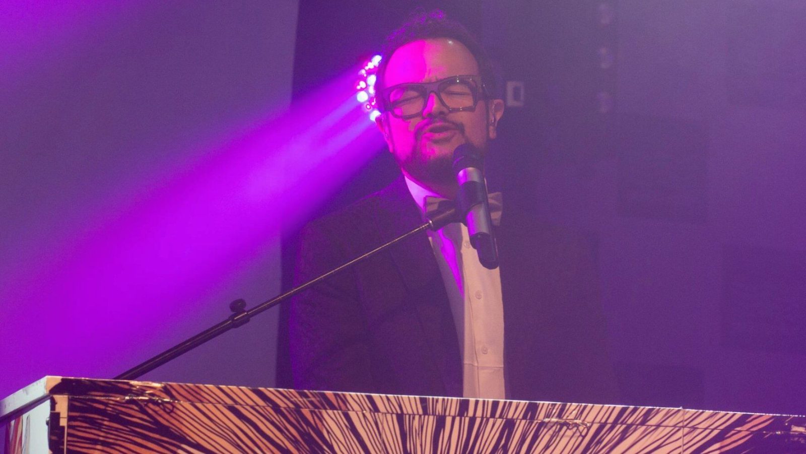 Aleks Syntek se compara con Miguel Hidalgo: ‘Me bajé como Superman a ponerlos en su lugar’