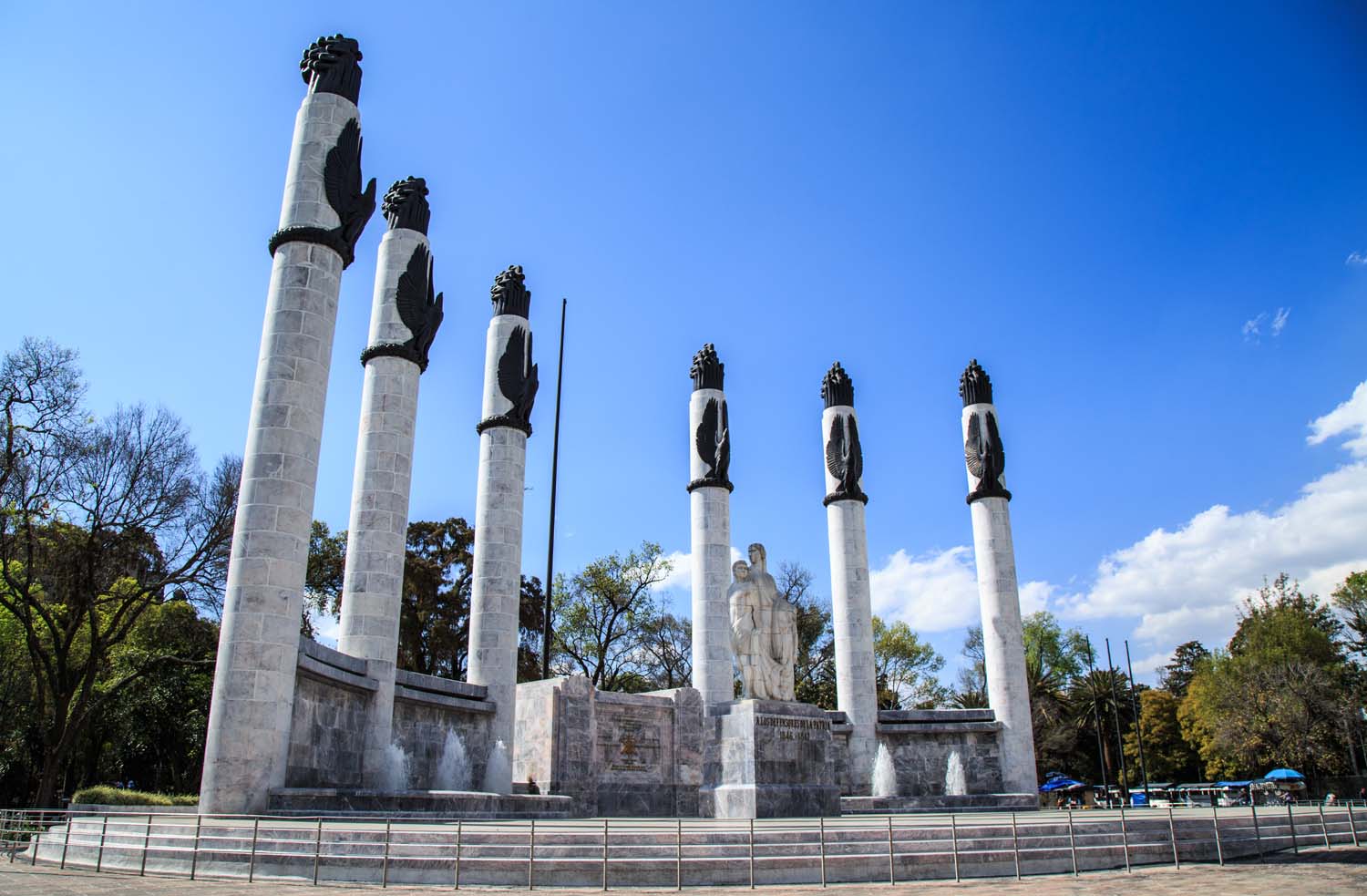 Altar a la Patria: el mausoleo de los Niños Héroes y los defensores de México