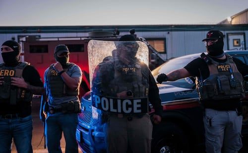 Amnistía Internacional pide eliminación "por completo" el ICE; acusa violaciones masivas de derechos humanos