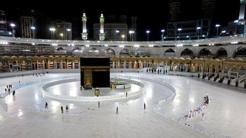 Arabia Saudita intercepta otro dron lanzado por los hutíes hacia La Meca; reportan un muerto y dos heridos