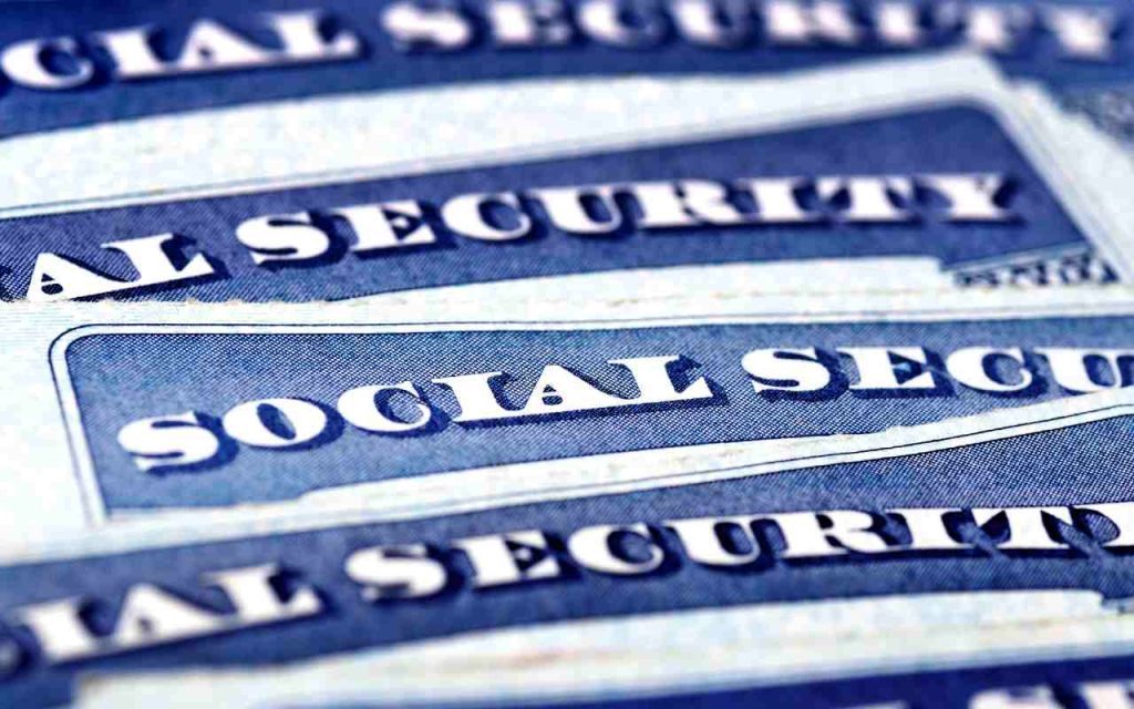 Aumento cheques de Seguro Social en 2027: de cuánto sería tu nuevo cheque mensual