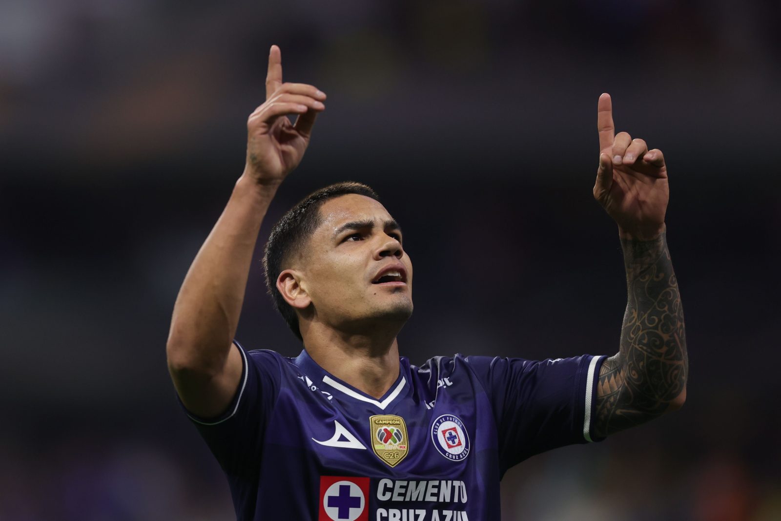 ¡Casi la cruzazulea otra vez! ‘La Máquina’ vence 4-3 al América en el Clásico Joven de la J8 de la Liga MX