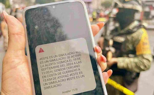 Celulares en México recibirán también  alertas por huracanes, inundaciones e incendios; CRT anuncia cambios al sistema