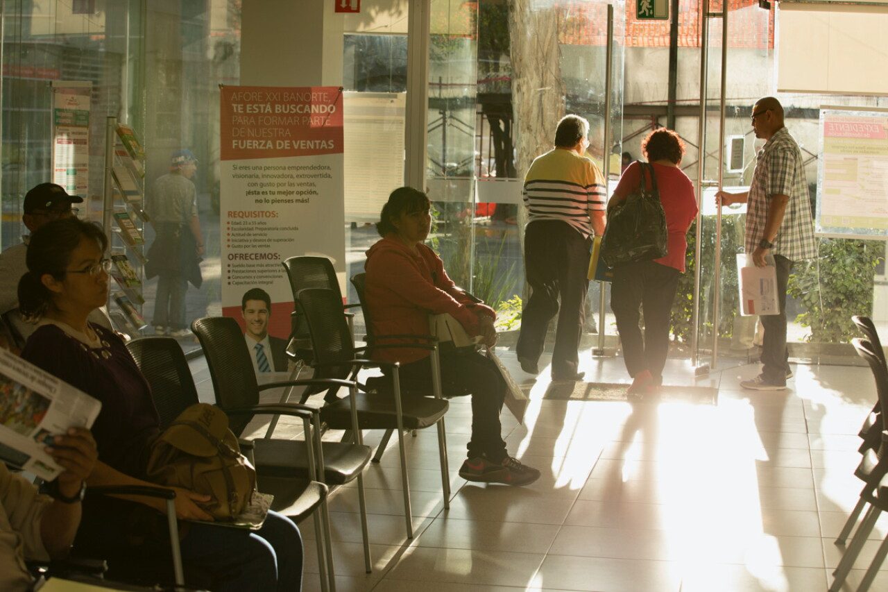 ¿Cómo se tramita la pensión por invalidez del ISSSTE? Estos son los pasos a seguir