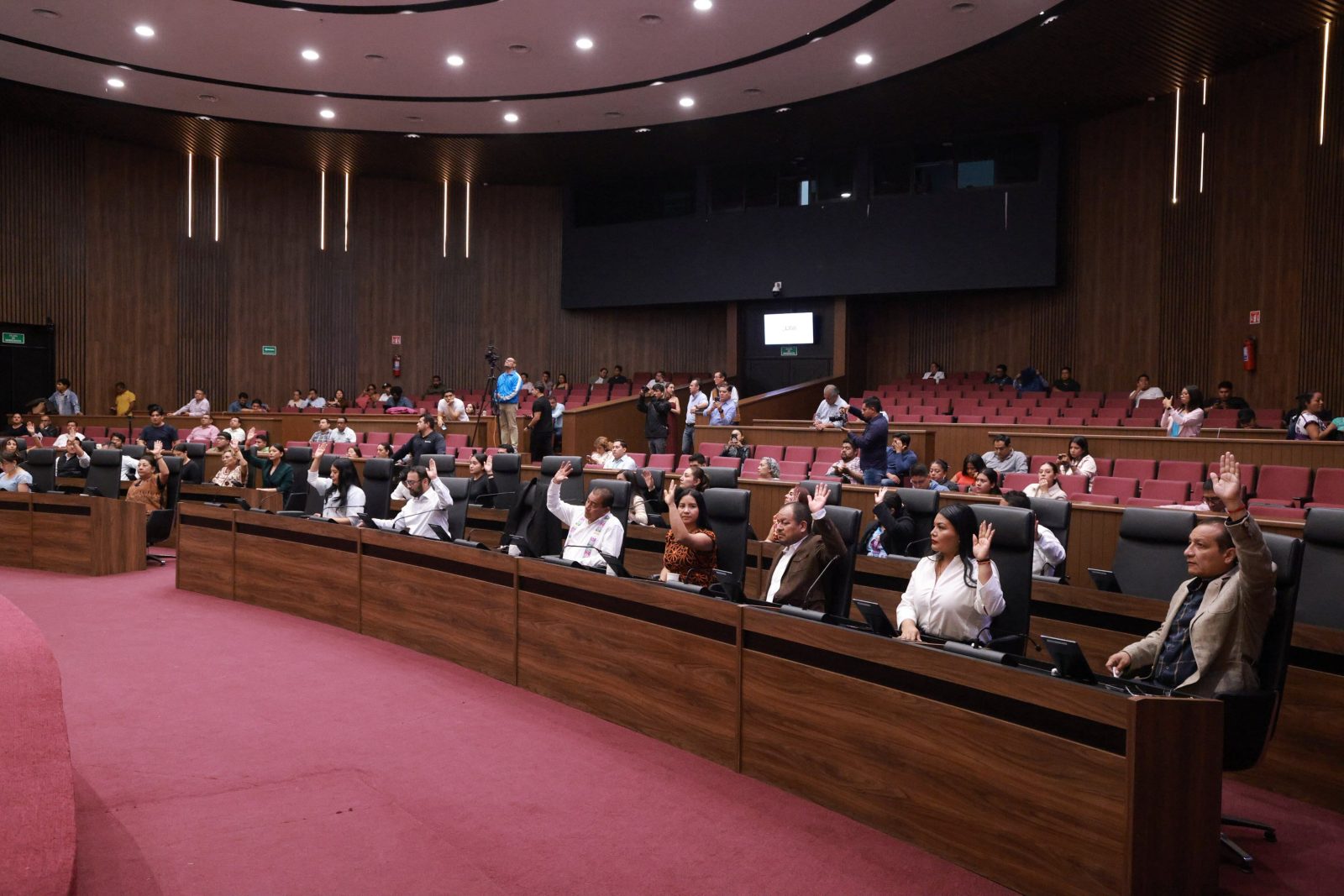Congreso de Oaxaca aprueba la desaparición del Ayuntamiento de Juchitán tras petición de Salomón Jara