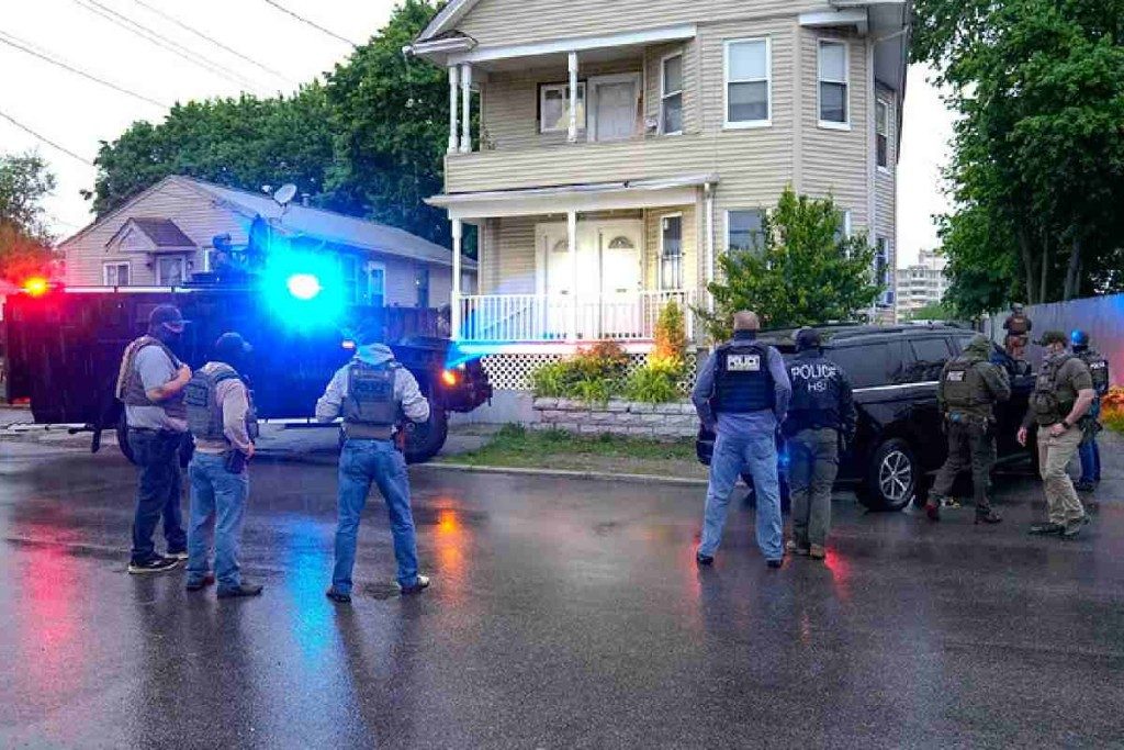Criminales suplantan organizaciones para defraudar a familias de migrantes detenidos