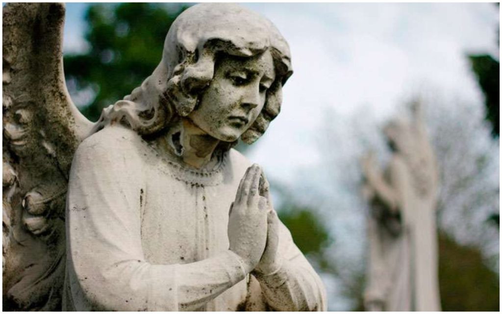 Cruzando líneas | El Camposanto de los olvidados de mi pueblo