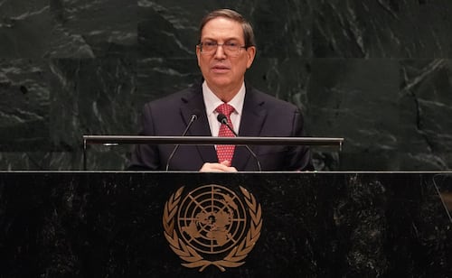 Cuba se dice abierta a relaciones comerciales y de negocios con empresas de EU; considera a Venezuela "país amigo", no "aliado"