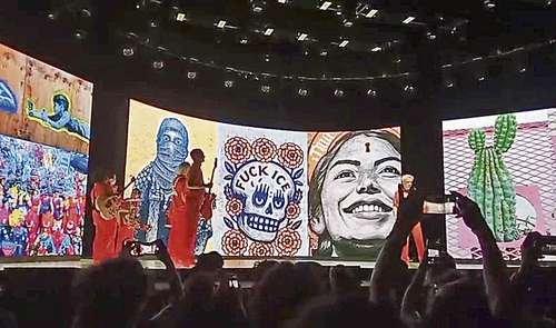 David Byrne, el arte que llena el vacío en el Teatro Metropolitan