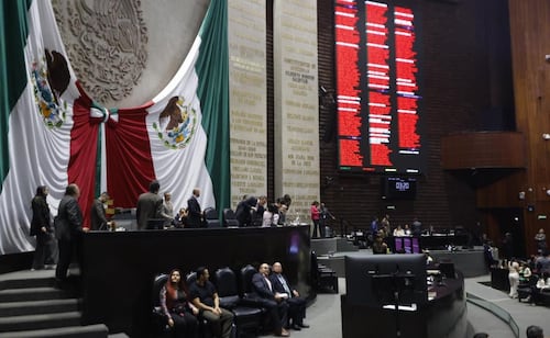 Diputados aprueban en lo general reforma para eliminar doble nacionalidad en candidaturas; sigue discusión en lo particular