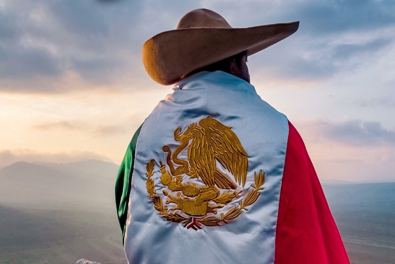 El orgullo mexicano pasó del 56% en 1990 al 93% en el 2026