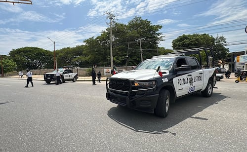 Fuerzas federales y estatales toman Comisaría de Seguridad Pública de Juchitán; revisan a policías municipales