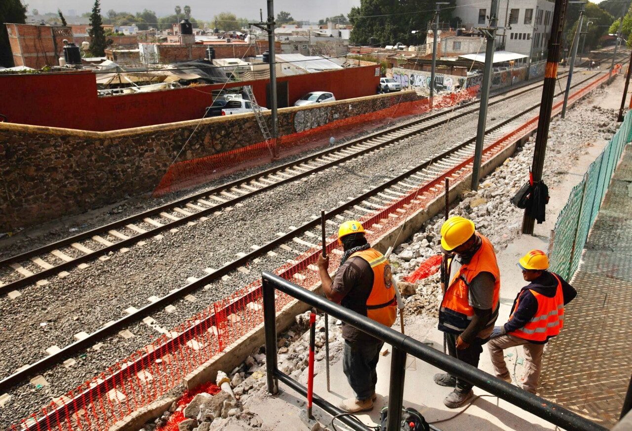 Hacienda propone actualizar el Derecho por uso de vías férreas de 1.25% a 3%; descarta alzas en tarifas o bienes