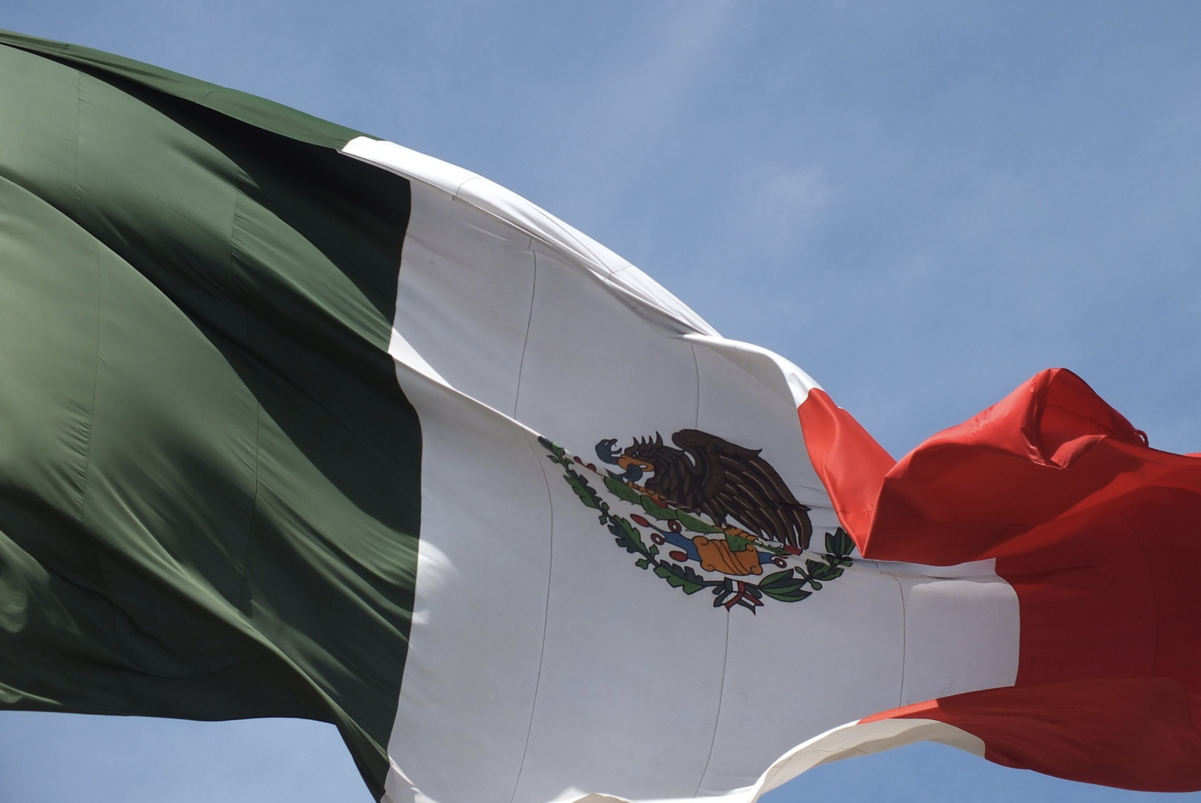 Huitzilopochtli en la bandera de México, símbolo divino del labaro patrio