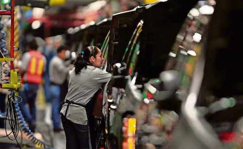 IA podría acercar financiamiento automotriz a trabajadores independientes: expertos; permite evaluación crediticia más realista