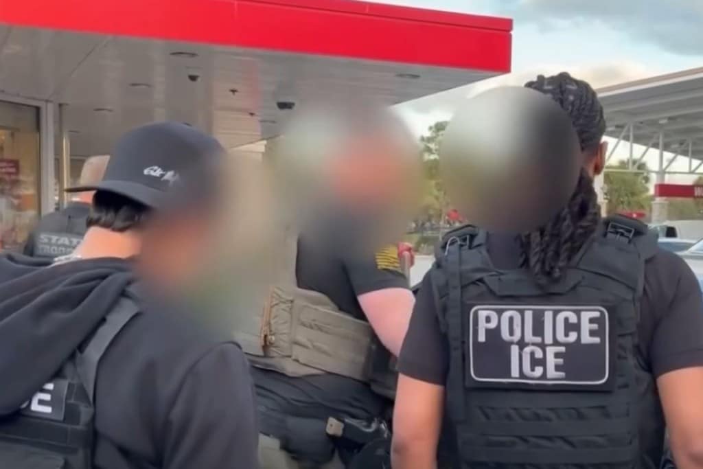 ICE busca contratar 5 mil agentes más para acelerar las deportaciones