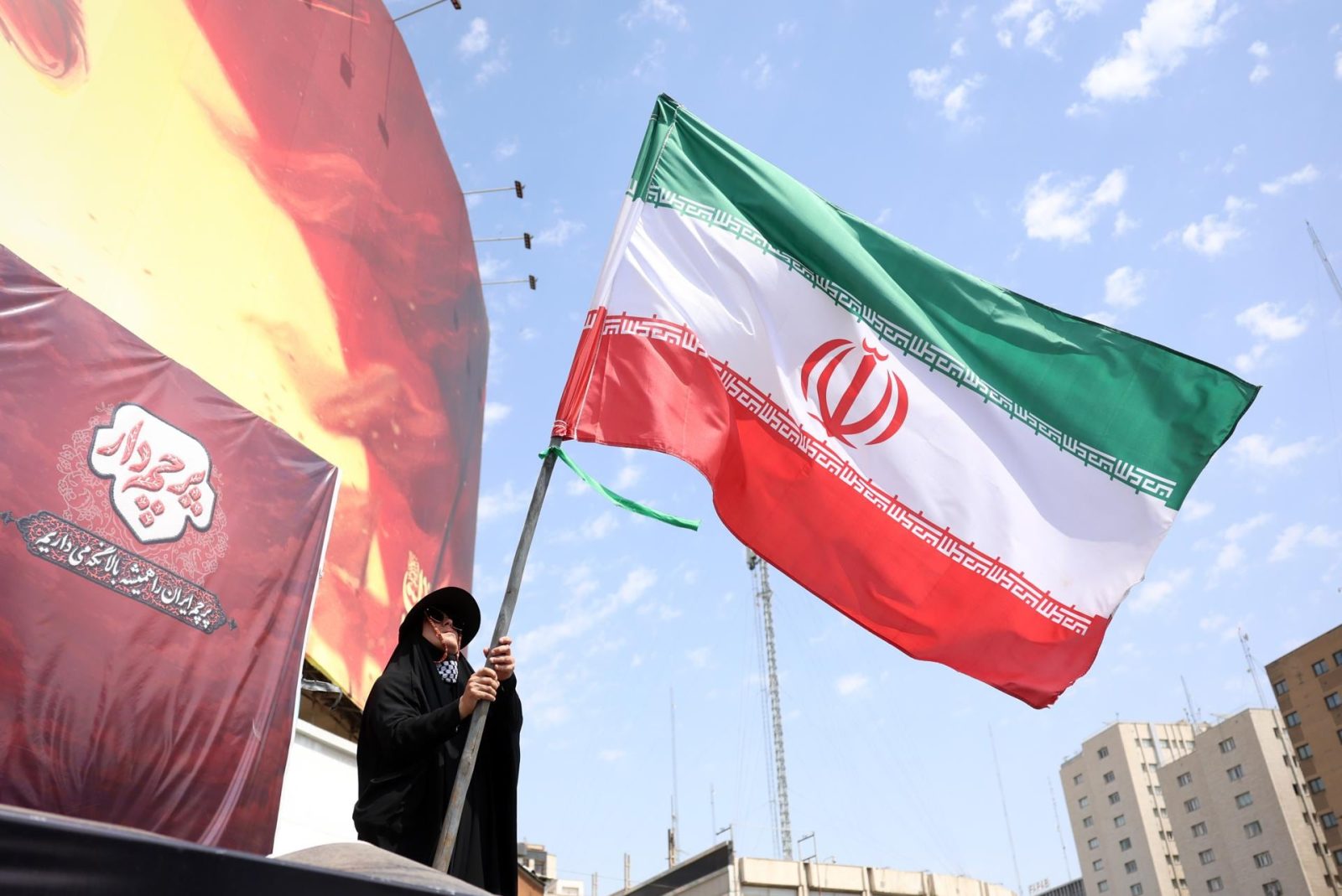 Irán amenaza con atacar empresas energéticas de EU si es bombardeado: ‘Están expuestas’