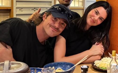 Jacob Elordi pierde la paciencia con los paparazzi mientras pasea con Kendall Jenner: “Déjennos ir”