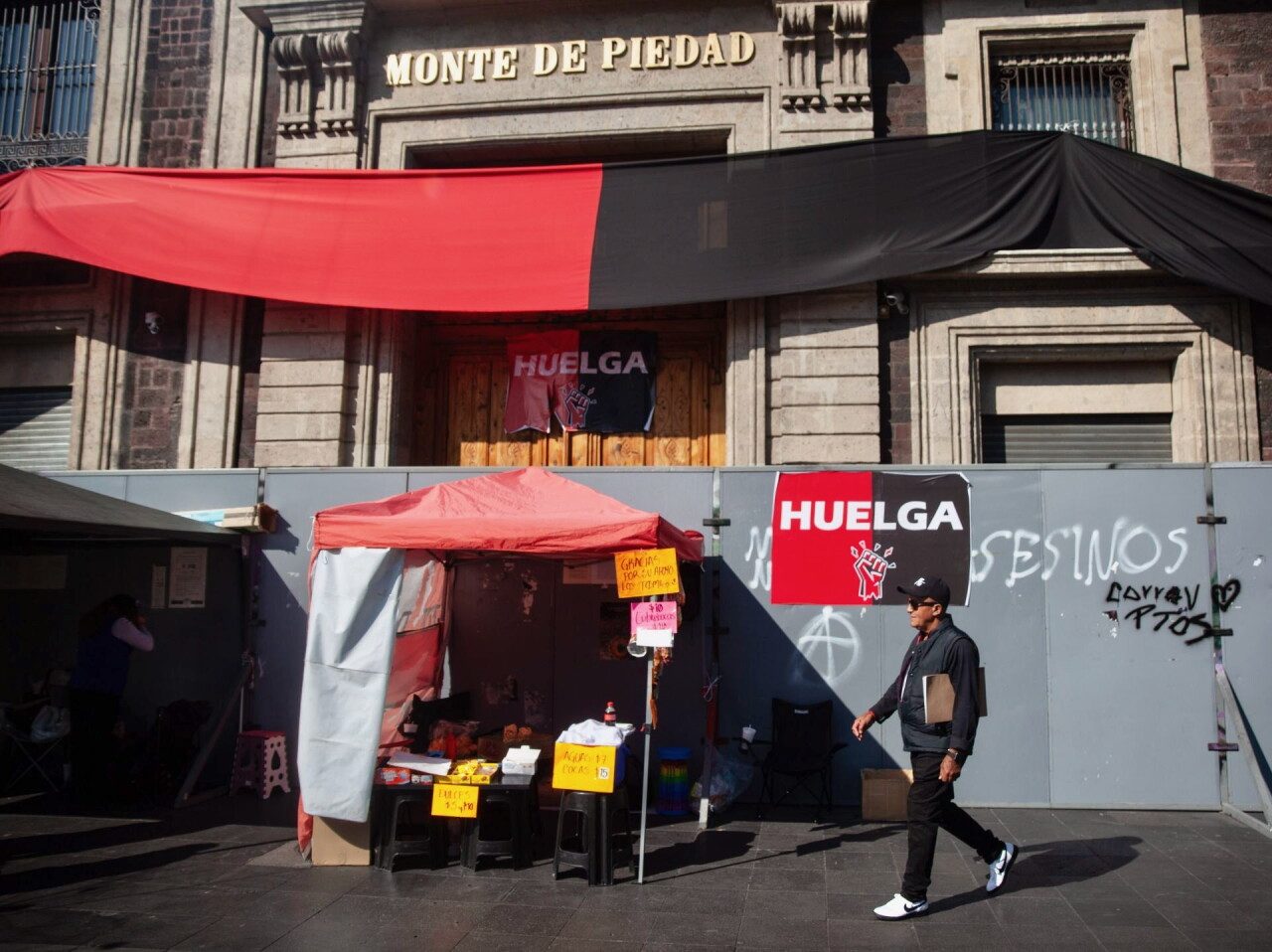 La huelga de Monte de Piedad se acerca al año y ahora un sindicato pide terminarla