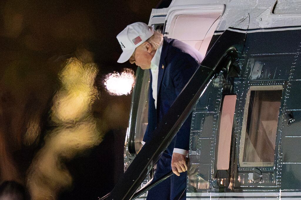 Le hacen ‘el feo’: Televisoras boicotean inauguración de helipuerto de Trump por veto a CNN