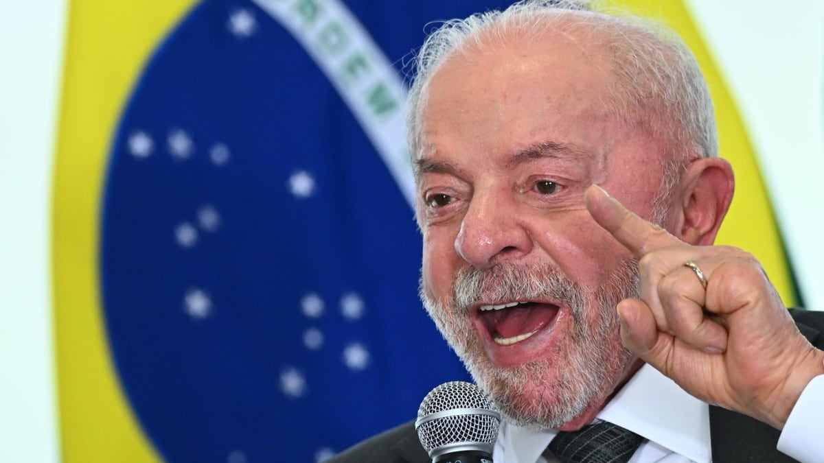 Lula aumenta 15% la principal ayuda social a pocos días de la elección por la presidencia de Brasil