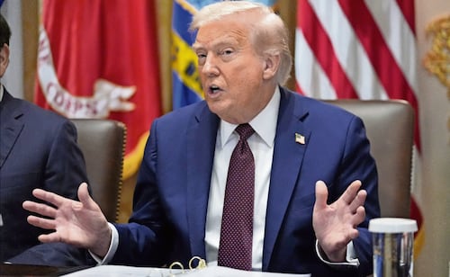 México no tiene nada que ofrecer a EU, sólo "tamales calientes y tomates": Trump; perdemos 195 mil mdd al año, dice