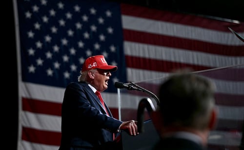 MS NOW y CNN afirman que a sus periodistas se les negó el acceso a los terrenos de la Casa Blanca; ocurre tras veto de Trump