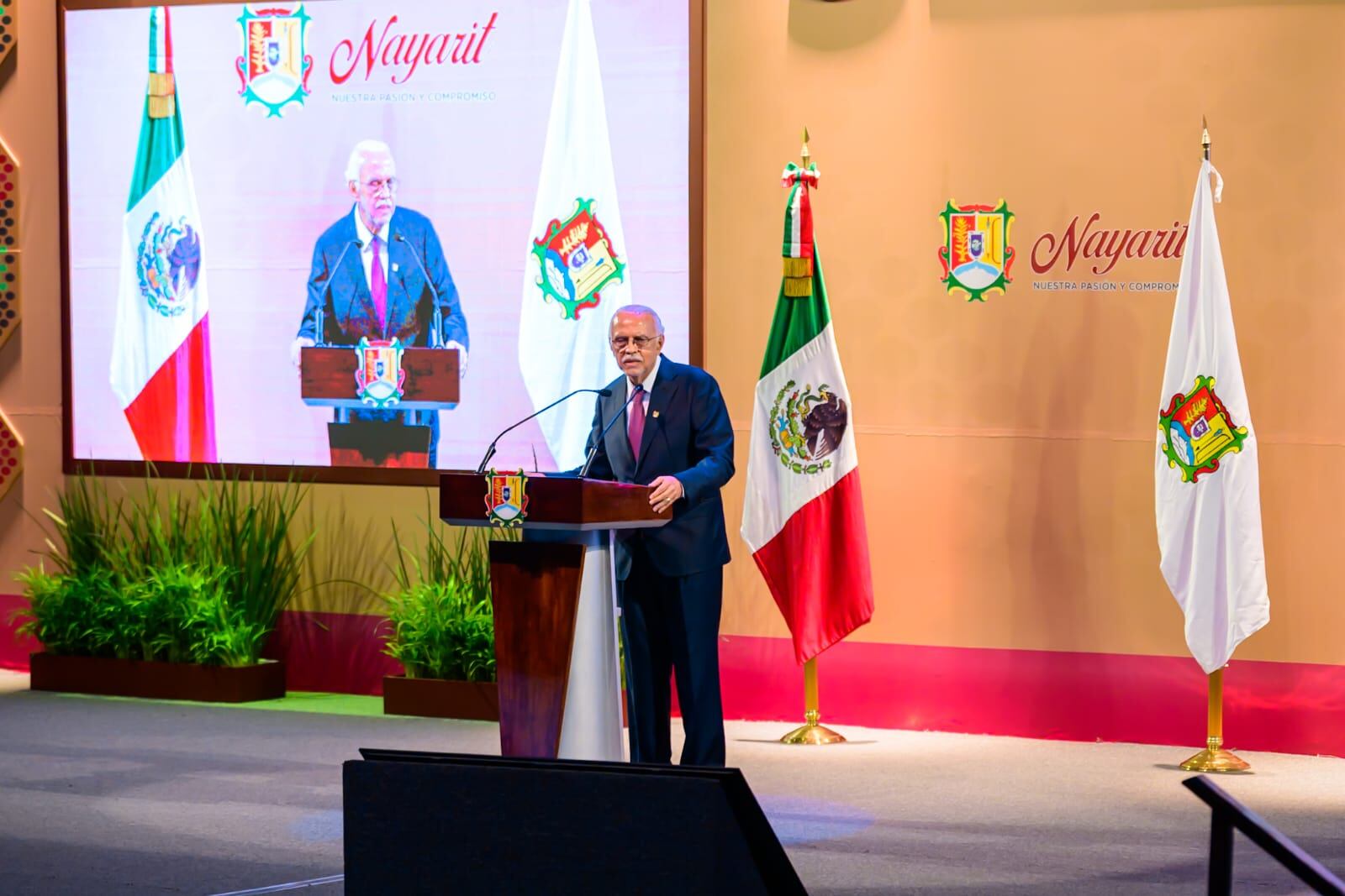 Navarro Quintero hace balance de cinco años de gobierno