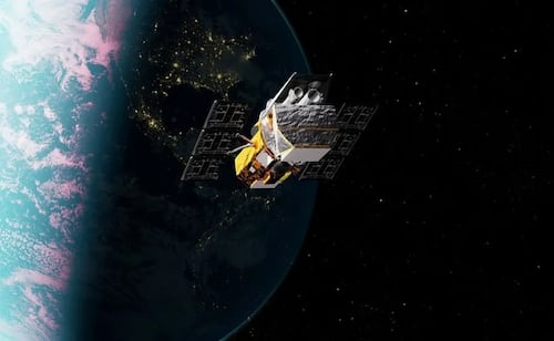 Nave espacial cae a la Tierra tras rescate fallido de telescopio de la NASA; operación de salvamento costó al rededor de 30 mdd