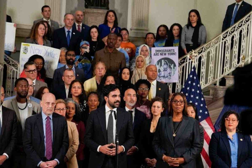 Nueva York y varias ciudades demandan al gobierno de Trump por la regla de “carga pública” que límita la Green Card