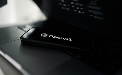 OpenAI dice que su inteligencia artificial resolvió uno de los 7 problemas matemáticos del milenio; abre disputa con competidores