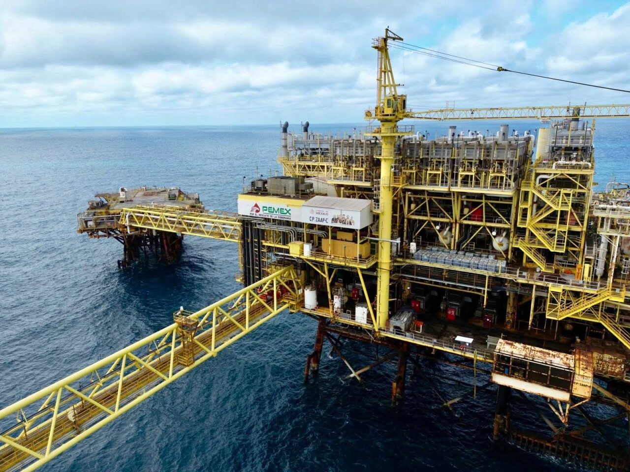 Pemex necesitará apoyos anuales del gobierno hasta por 10,000 mdd, pese a la meta de autosuficiencia