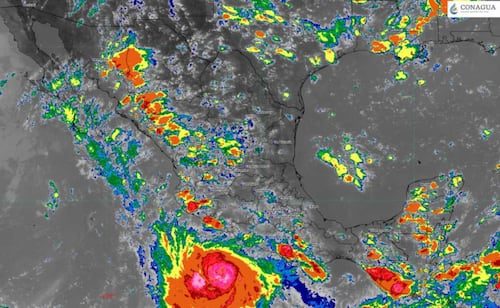 Protección Civil de Oaxaca descarta riesgo directo por huracán Polo; mantiene alerta por lluvias