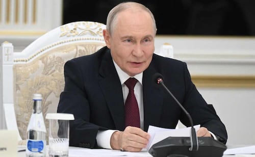 Putin abre las negociaciones sobre Ucrania; se reúne con emisarios de Estados Unidos