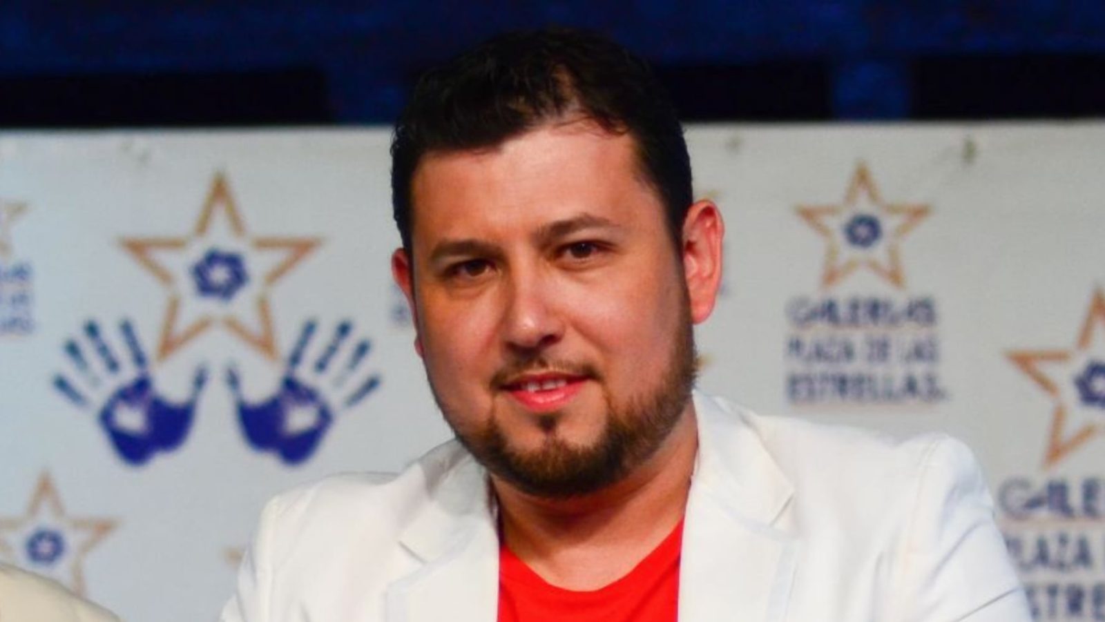 ¿Quién es Roberto Tapia, el cantante de corridos con el que Emma Coronel bailó?