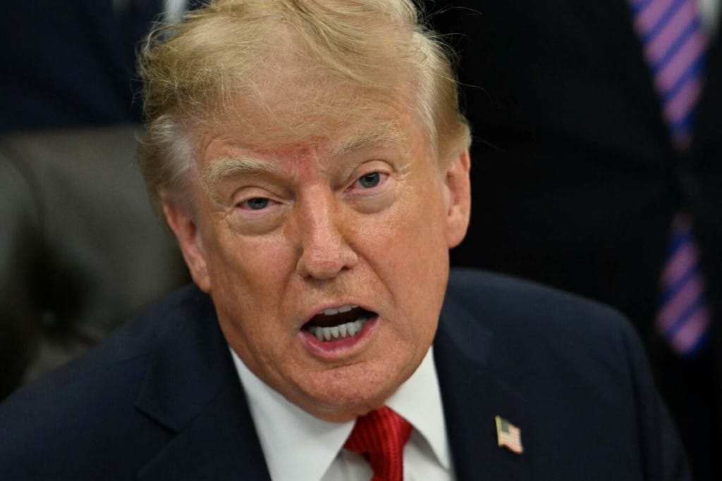 Se desploma popularidad de Trump a mes y medio de las elecciones de medio término: Encuestas