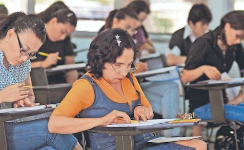 Secan los fondos para capacitar a maestros; en 10 años pasa de mil 644 a 105.21 pesos anuales