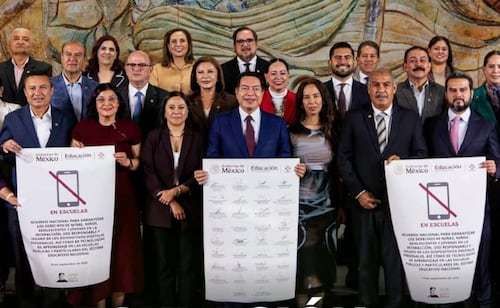 SEP logra acuerdo nacional para regular celulares en aulas; anuncia entrega de 16 millones de guías de salud mental
