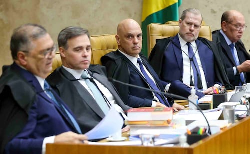 Supremo Tribunal Federal de Brasil aplaza decisión sobre investigar a Alexandre de Moraes; caso Banco Master sacude al tribunal